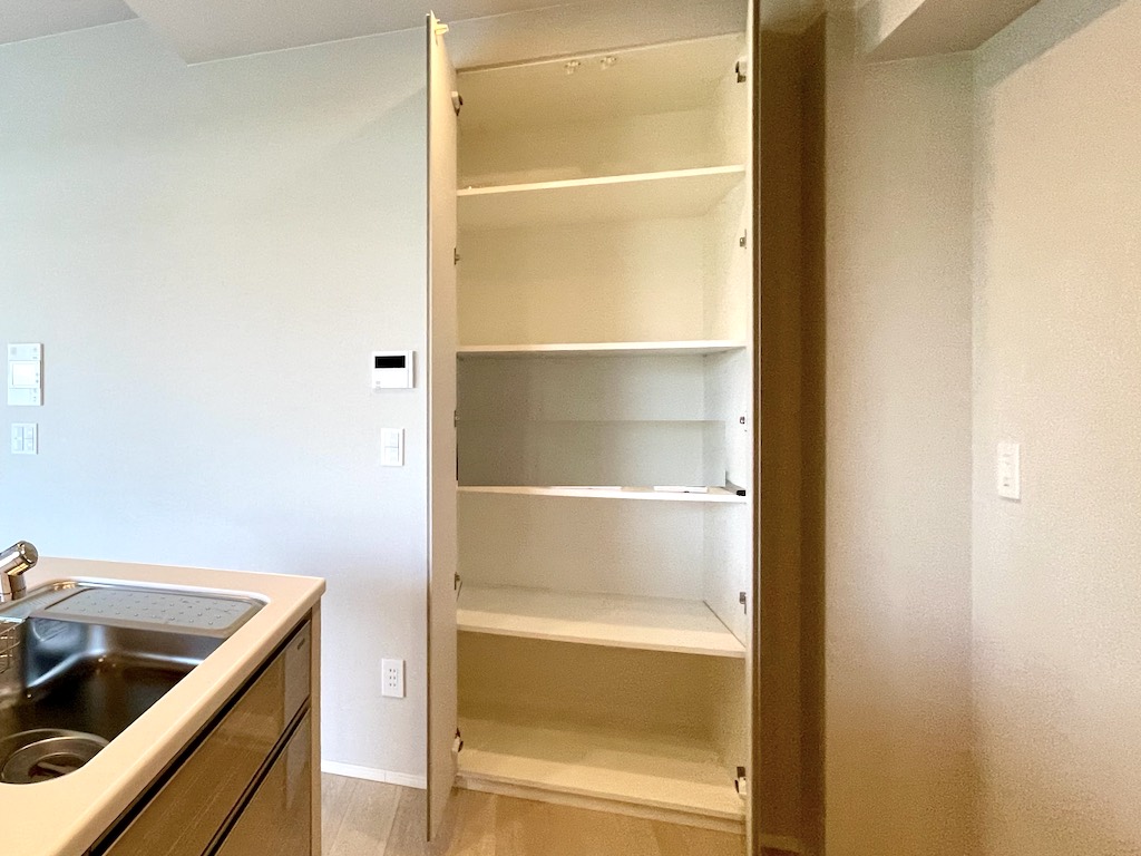 ザ・熊本ガーデンズ 2LDKキッチン・キッチン収納棚